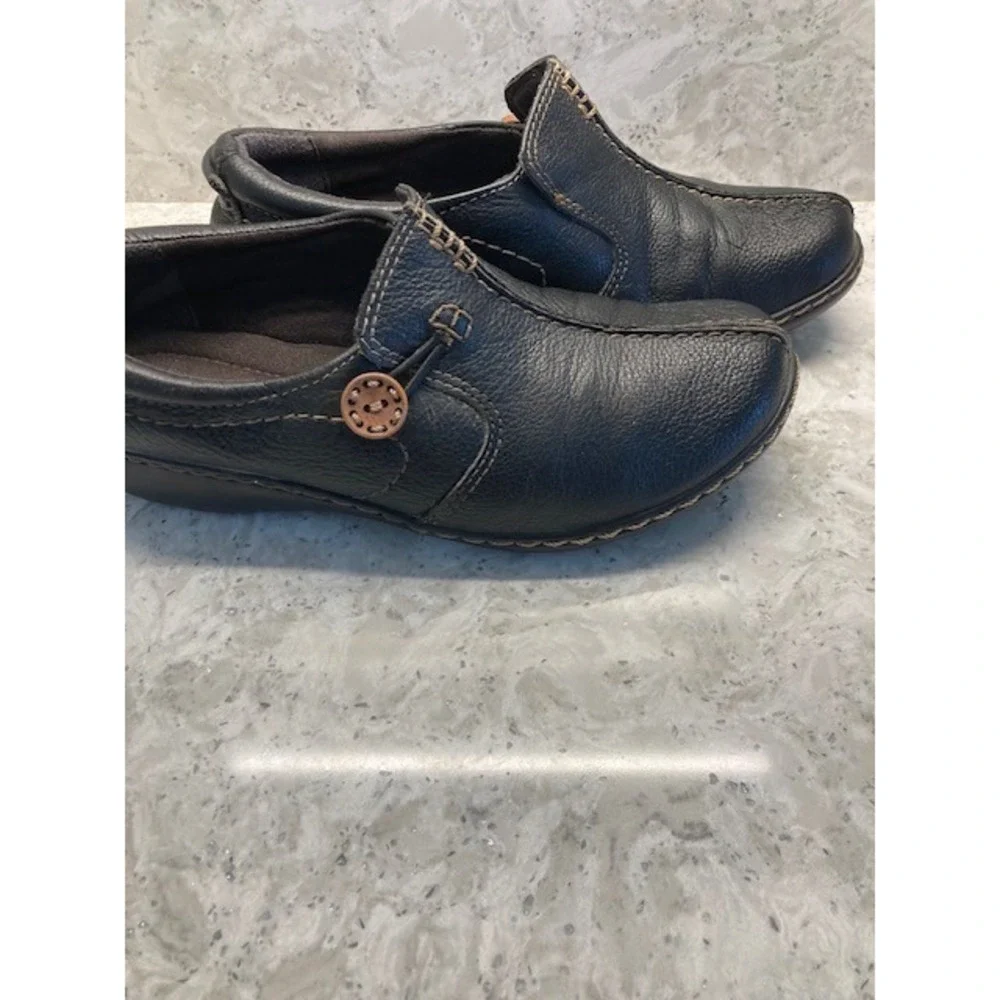 Clarks Un Loop Leather Slip-Ons Front Stitching 7 Black